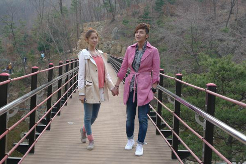  Yoona &Jang GeunSeuk(Love Rain)