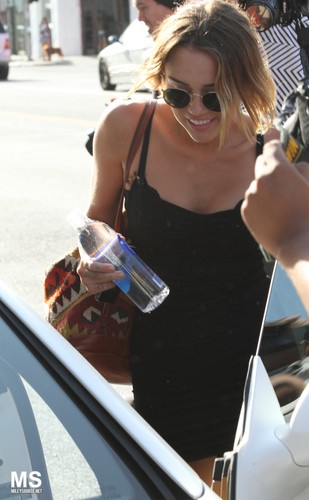  06/04 Leaving Winsor Pilates In Hollywood