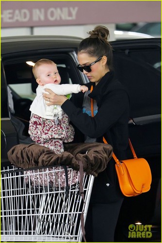 Jessica Alba: Whole Foods Stop With Haven
