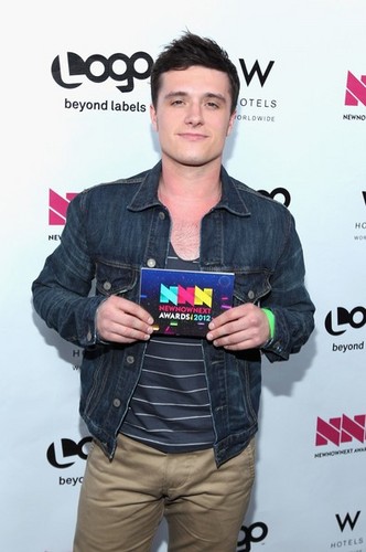  Josh at NewNowNext Awards