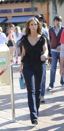  On The Set Of The Client lista in Los Angeles [3 April 2012]