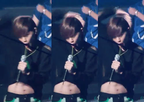 Onew's abs <3