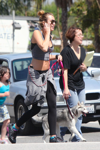  Out and about on Ventura Blvd in Los Angeles [4th April]