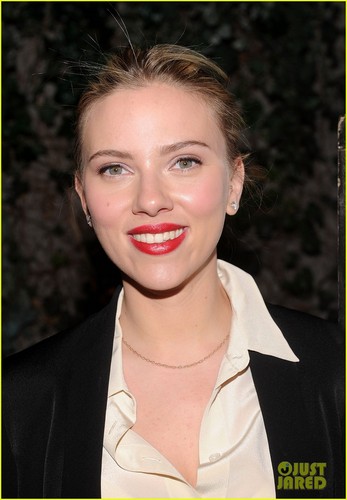 Scarlett Johansson: Mayoral Fundraiser Host!