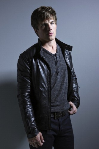  hot (the guy toi don´t know is MATT LANTER!!!) OMFG!♥