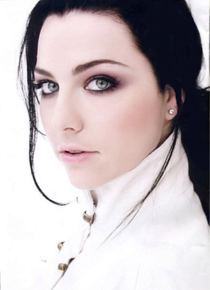  thee beutiful amy lee