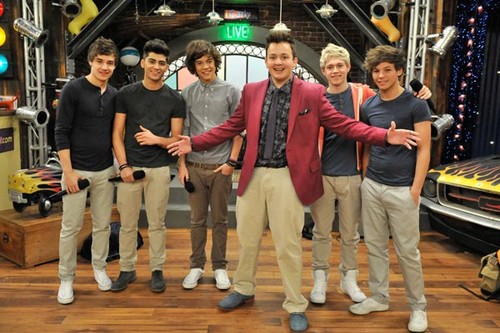  1D on iCarly(: