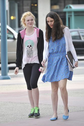 Elle leaving dance class in Studio City (12 April 2012)