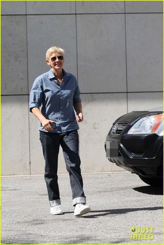  Ellen DeGeneres: Be My WeTopia Neighbor