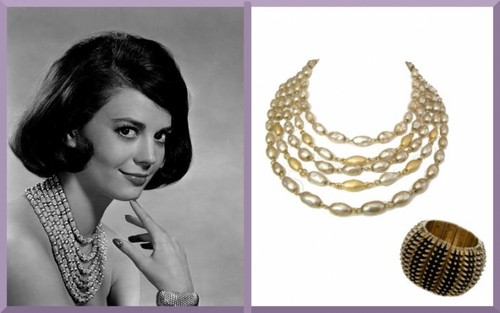  Her jewellery and bracelet