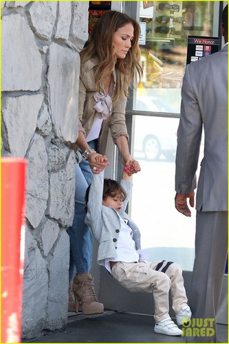  Jennifer Lopez: Saturday Out with Max!