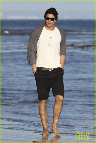  Josh Hartnett: Barefoot пляж, пляжный Stroll!