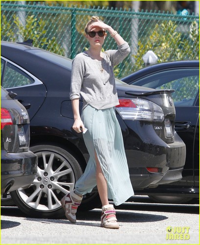  Kate Bosworth: Chic Sneakers