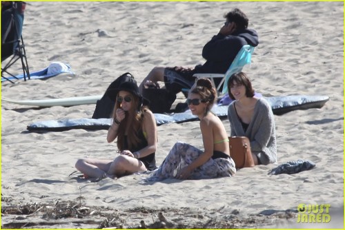 Lindsay Lohan: Beach Back Rub from Aliana
