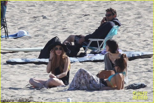 Lindsay Lohan: Beach Back Rub from Aliana