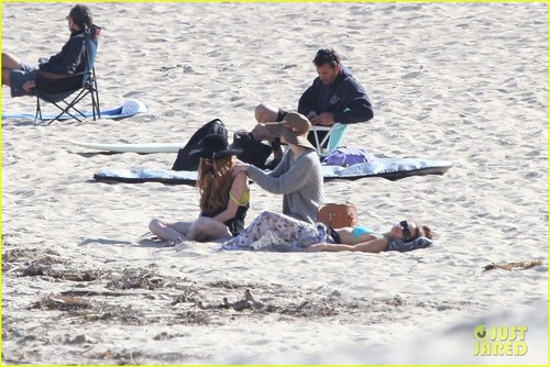  Lindsay Lohan: bờ biển, bãi biển Back Rub from Aliana