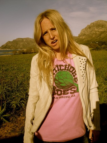  Lissie Promo Shot for 'Catching a Tiger' (Pink Shirt) 2