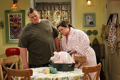  Mike & Molly 1x10 (Molly Gets a Hat) <3