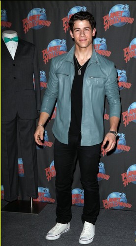  Nick Jonas - Hollywood Planet 2012
