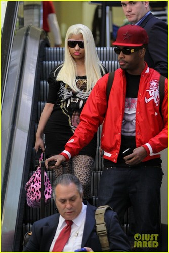  Nicki Minaj & Boyfriend Safaree Samuels: LAX Arrival