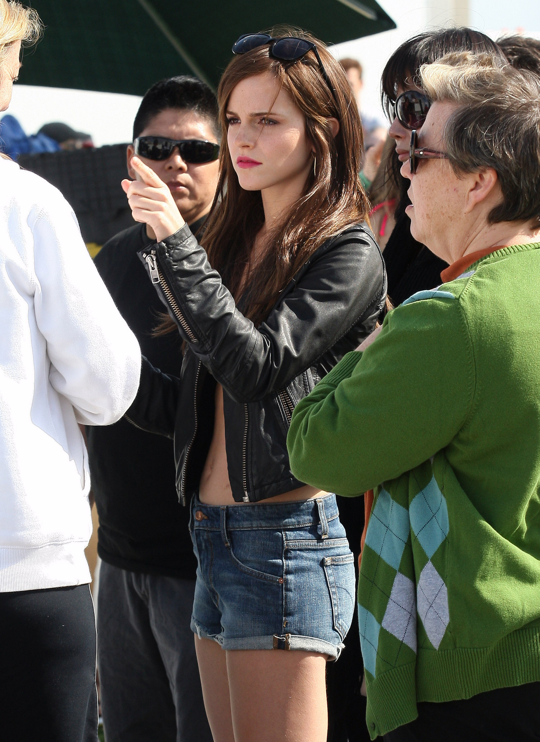 On the Set of The Bling Ring - April 12, 2012 - Emma Watson Photo ...