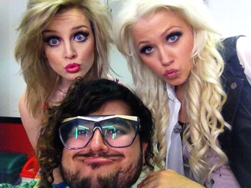  Perrie, Amelia and Nicki (the hairdresser)