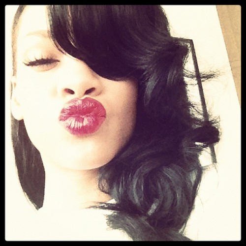  Rihanna's new twitter pics