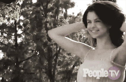  Selena Gomez GIF