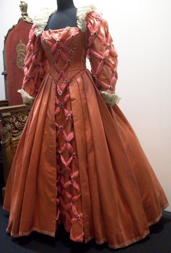  The Virgin Queen: rose Dress