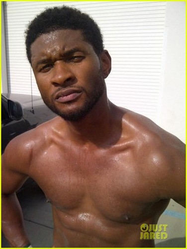  Usher Tweets Buff Shirtless Pics, Not Dead