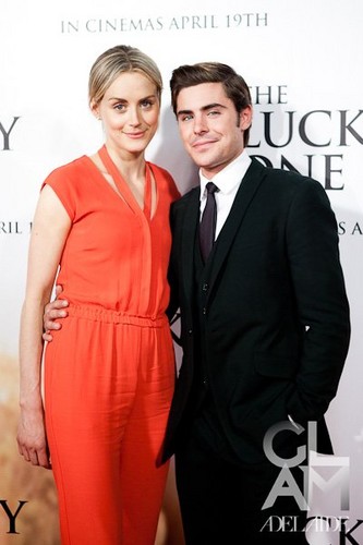 Zac Efron - The Lucky One PREMIERES 