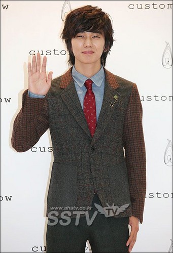 Customellow 팬 Signing Event (Nov 4, 2011)