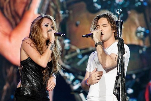  David Bisbal y Miley Cyrus
