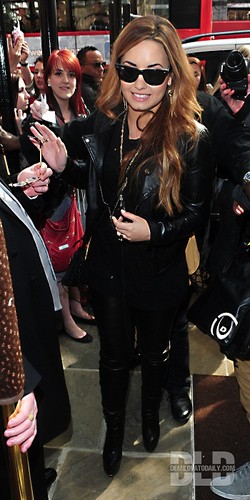  Demi - Arrives back at her hotel in London, UK - April 02nd 2012