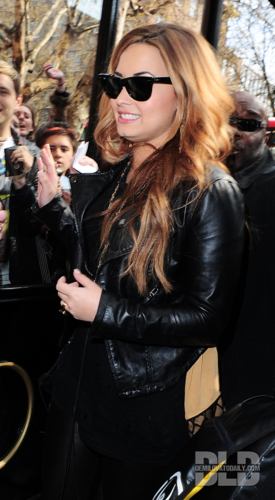  Demi - Arrives back at her hotel in London, UK - April 02nd 2012