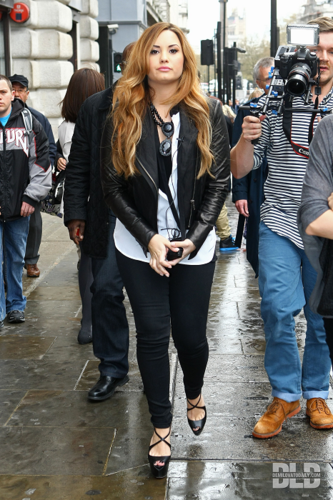  Demi - Sightseeing in Central London, England - April 03rd 2012