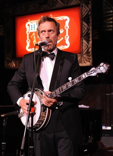  Hugh Laurie заворачивать, обертывание Party - April 20, 2012