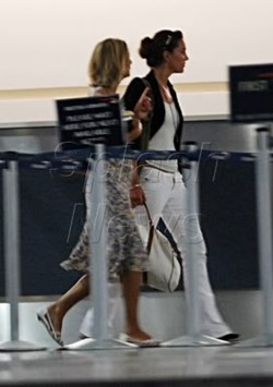  Kate leaving for vacation with her family