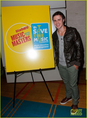  Kris Allen: VH1 Save The Musik Foundation Benefit