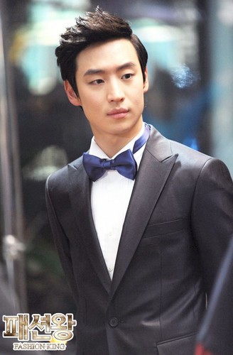 Lee Je Hoon as Jung Jae Hyuk