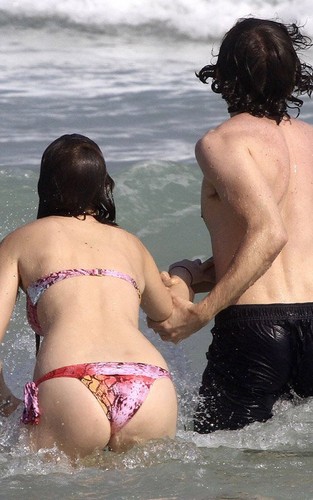  Leighton on vacation in Rio de Janeiro with boyfriend Aaron Himelstein