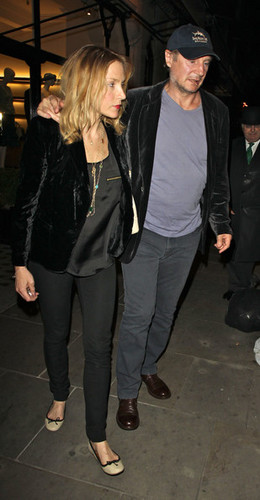  Liam Neeson and New Girlfriend Freya St. Johnston Out in ロンドン