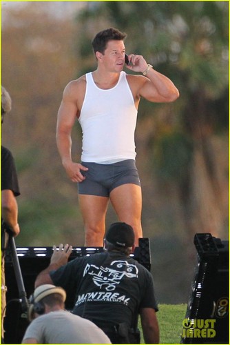  Mark Wahlberg In Underwear For 'Pain & Gain'