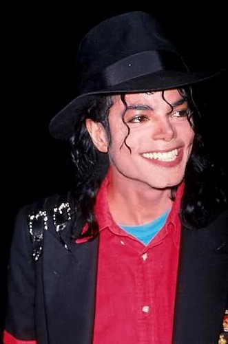  Michael Jackson smiles