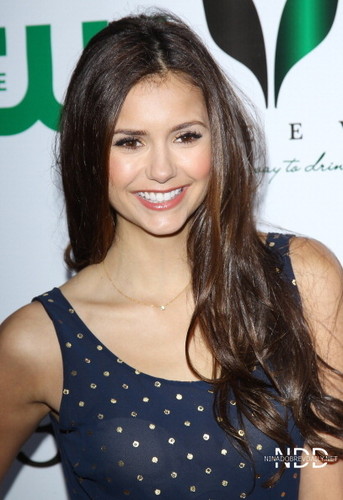  Nina Dobrev attends the ISF The Influence Affair makan malam April 21 2012