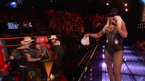  Performs Fighter On The Voice Season II Episode 14 (16 April 2012)