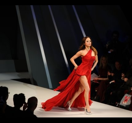  Rose - The hati, tengah-tengah Truth's Red Dress Collection 2012 Fashion Show, February 8, 2012