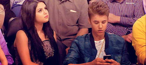  Selena and Justin at the Lakers game