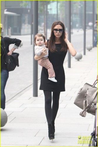  Victoria Beckham: Beijing with Baby Harper!