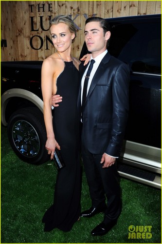  Zac Efron: 'Lucky One' L.A. Premiere with Taylor Schilling!